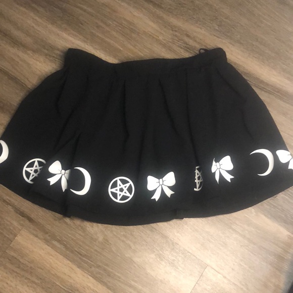 Pentagram Skirt - Picture 2 of 3